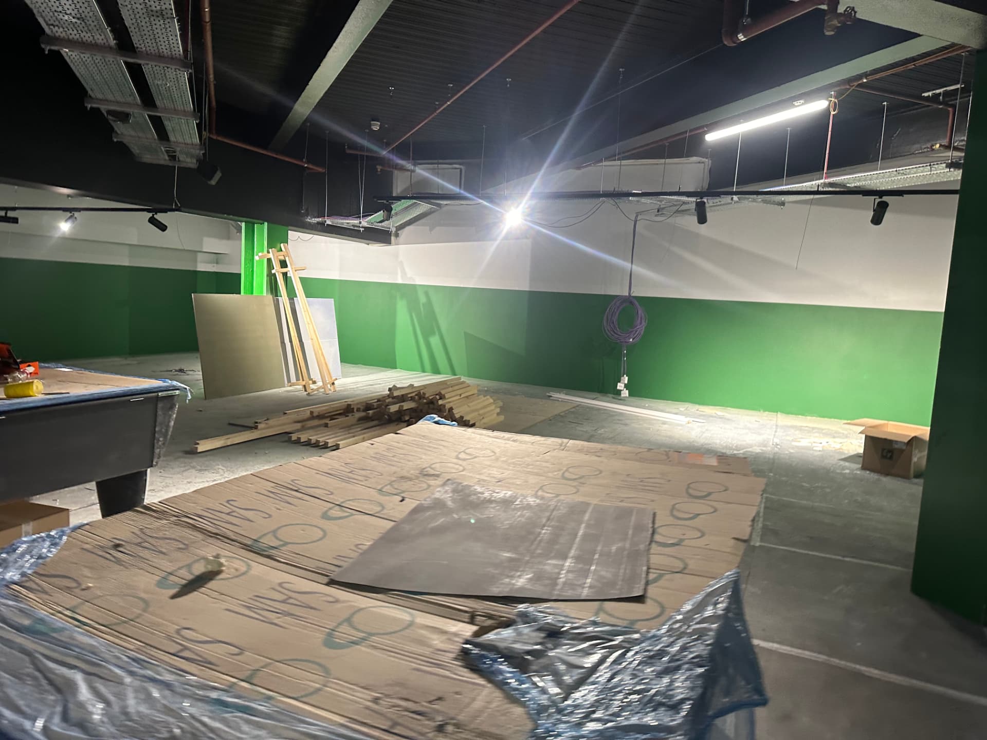 Site room used for materials and installation equipment during the fit-out